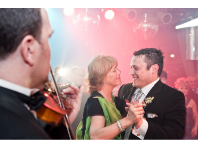 VIOLINISTAS PARA EL VALS